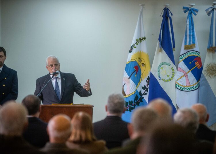 El ministro de Defensa fue declarado Miembro Honorario Nato del Instituto Nacional Browniano