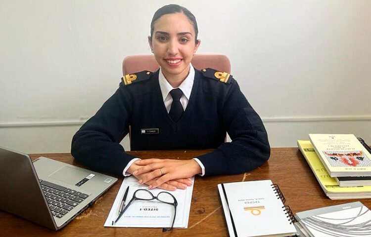 Orgullo cañadense: La historia de la Teniente de Fragata Psicóloga Yamila María Chale