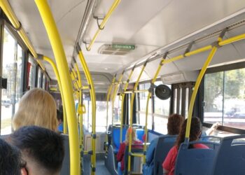 Desquiciado: barrabrava vial suspendido por destrozar un colectivo en Recoleta