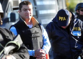 Abandonó el país la persona condenada por narcotráfico a la que Migraciones había impedido el ingreso