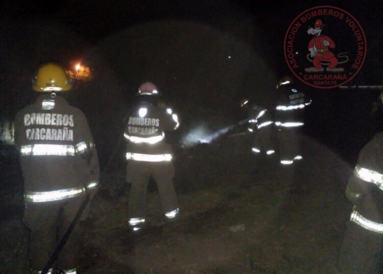 Carcarañá: Incendio de cubiertas en un predio