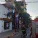 Se incendiaron los cables pre-ensamblados contra la pared de un comercio de calzados del centro