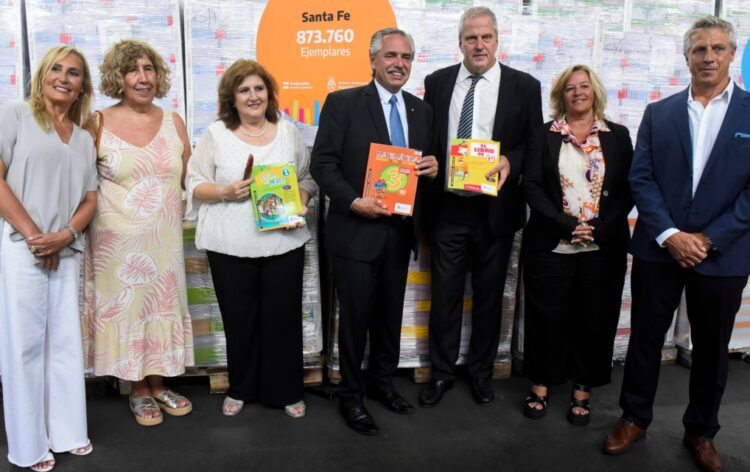 Adriana Cantero visitó junto al Alberto Fernández el centro que distribuirá más de 11 millones de libros a estudiantes de escuelas primarias