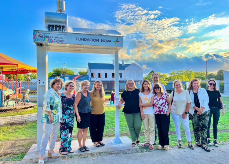 Fundación Nova y la municipalidad de Cañada de Gómez instalaron una estación solar de agua gratuita