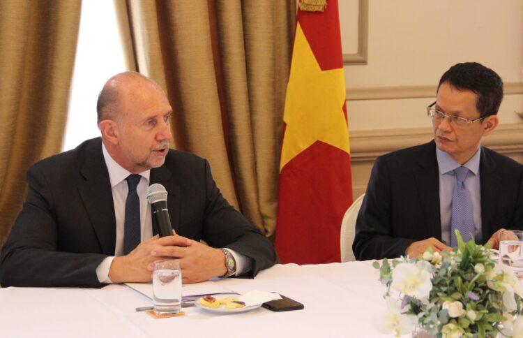 Perotti se reunió con el embajador de la República Socialista de Vietnam