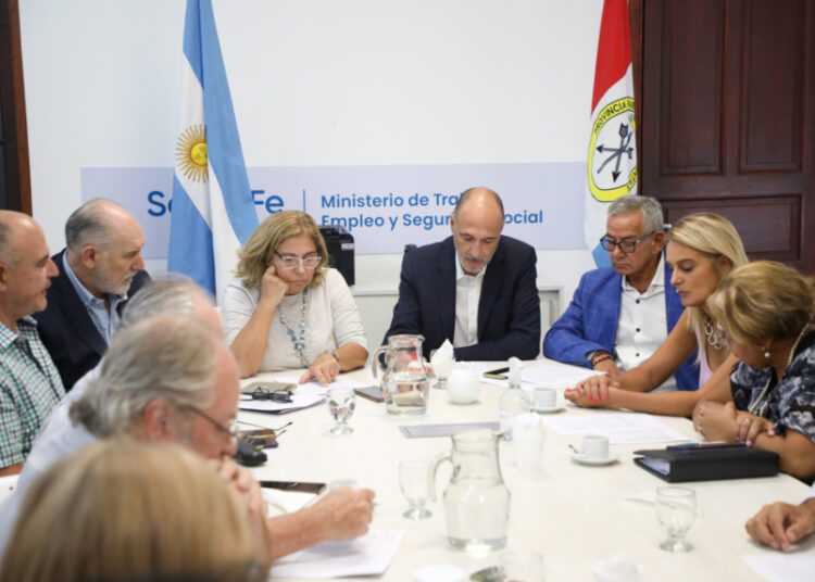 El gobierno provincial presentó una nueva oferta salarial a los profesionales de la salud