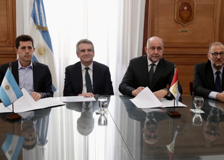 El gobernador Perotti firmó un convenio con Nación para utilizar cámaras de reconocimiento facial en Rosario