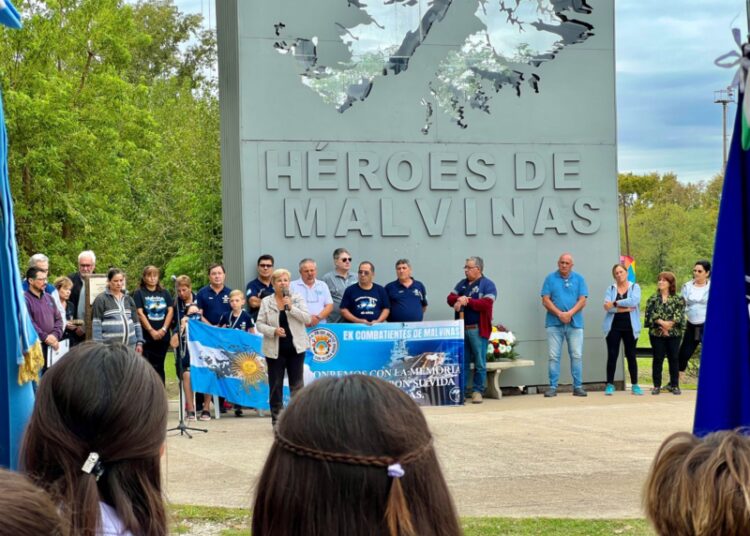 El gobierno municipal y ExCombatientes conmemoraron el 41° aniversario de malvinas