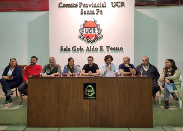 La Convención de la UCR ratificó su participación en el armado del Frente de Frentes