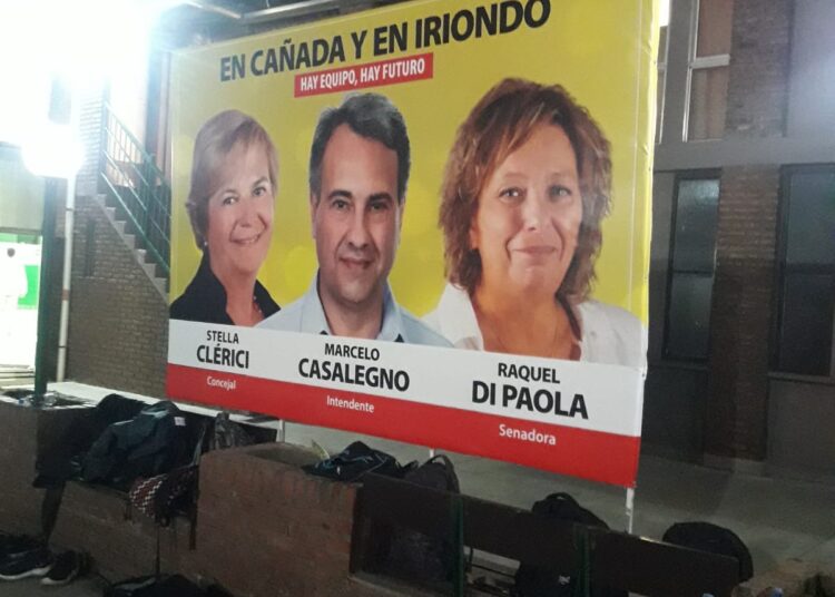 Un acto proselitista de Stella Clerici en un club de la ciudad generó el repudio y descontento de padres