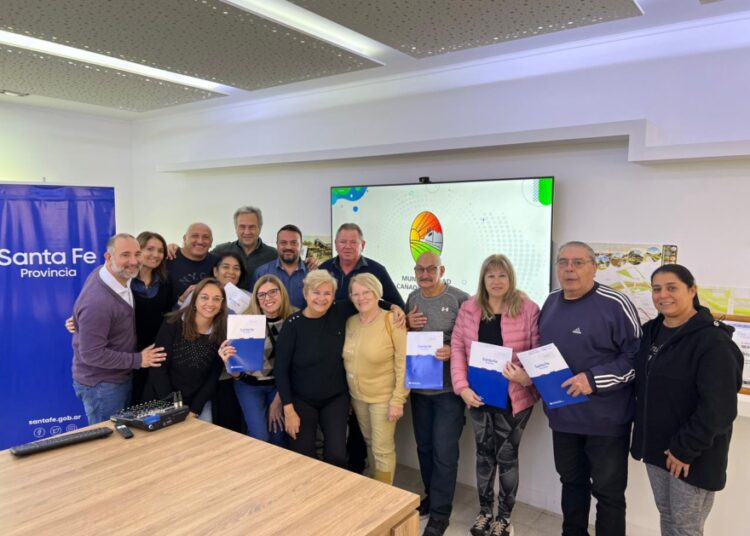 Cañada de Gómez: Autoridades municipales entregaron escrituras en Barrio FONAVI