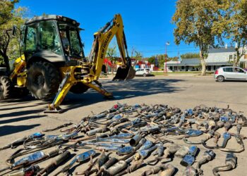 El gobierno municipal de Cañada de Gómez destruyó más de cien escapes antirreglamentarios