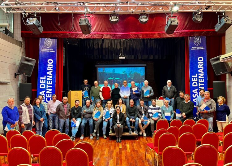 Municipio, Fudeca y la Provincia entregaron de créditos a productores afectados por la sequía