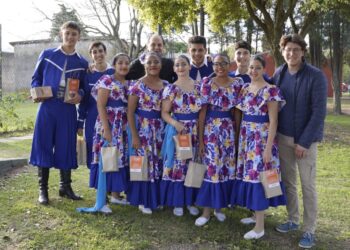 Correa disfrutó de una tarde de Cultura Iriondo con el senador Rasetto