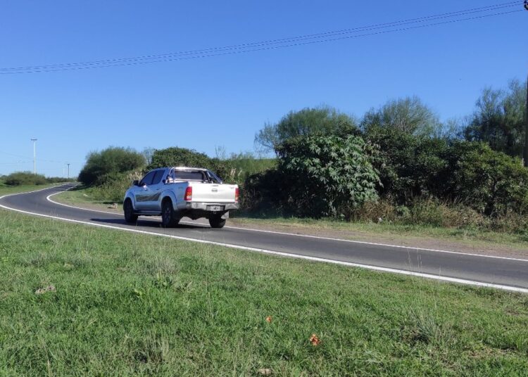 Vialidad Nacional realiza trabajos de demarcación horizontal sobre la Ruta Nacional 11 en Sauce Viejo