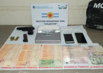 Pasajero de Taxi fue detenido con un arma de fuego y dos kilos de cocaína