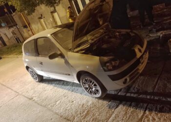 Cañada de Gómez: Bomberos acudieron al principio de incendio de un vehículo