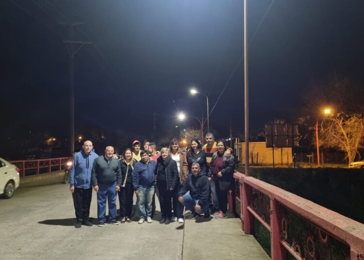 El municipio culminó los trabajos de colocación de luminarias led en calle Bolivia