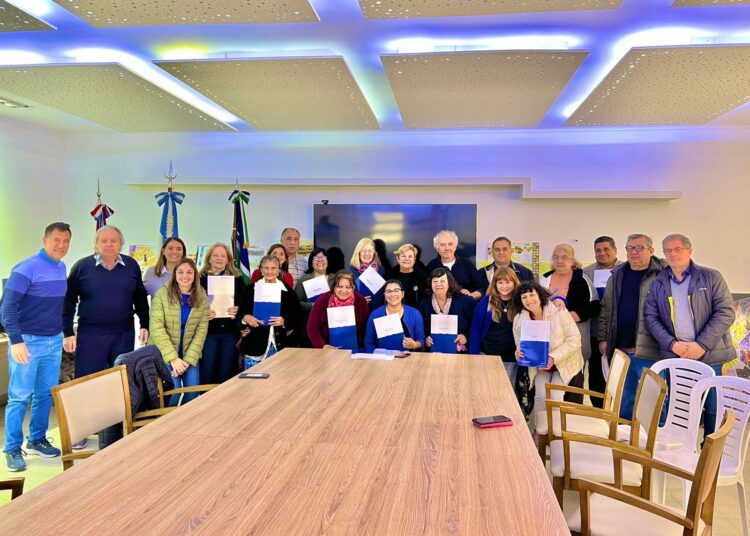 La municipalidad de Cañada de Gómez entregó escrituras de viviendas ubicadas en el barrio