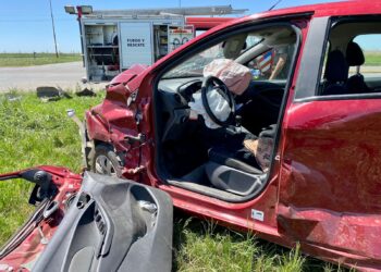 Accidente en intersección de rutas 9 y 91 entre un auto conducido por una mujer de Correa y una Pick- Up  conducido por un hombre de Fuentes