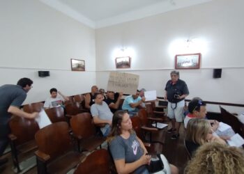 “Sangrando por la herida…”: El escrache de jubilados municipales a Stella Clerici