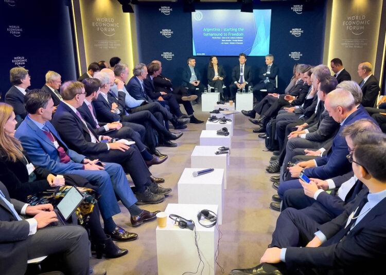 Davos: Balance positivo del Gobierno con empresas en el Foro