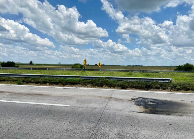 Cañada de Gómez: Motoquero se cayó en la autopista y produjo la rotura de un bidón de nafta