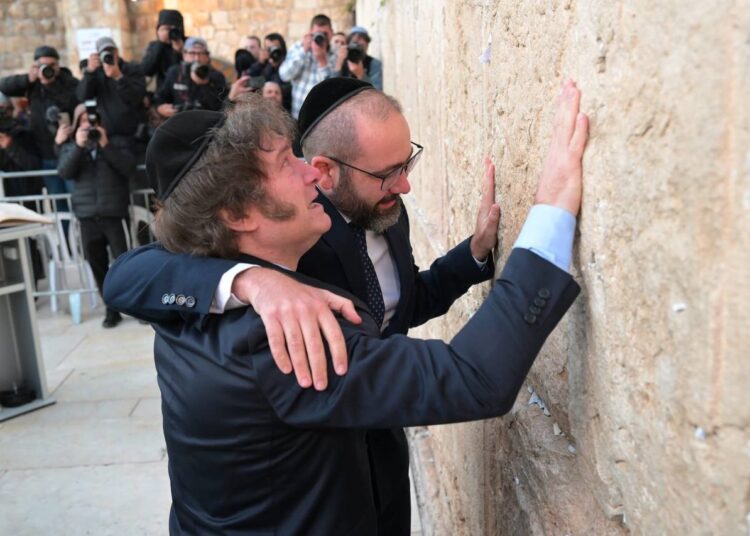 El presidente Javier Milei visitó el Muro de los Lamentos en Jerusalén