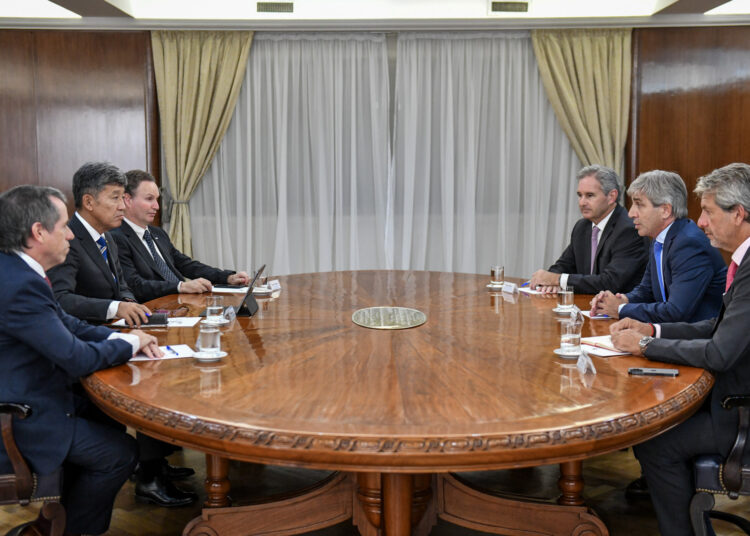 Toyota anuncia inversiones para producir su tercer modelo en Argentina