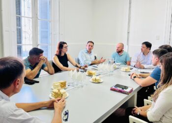 Chale recibió a autoridades provinciales para presentar el Programa Impulsa