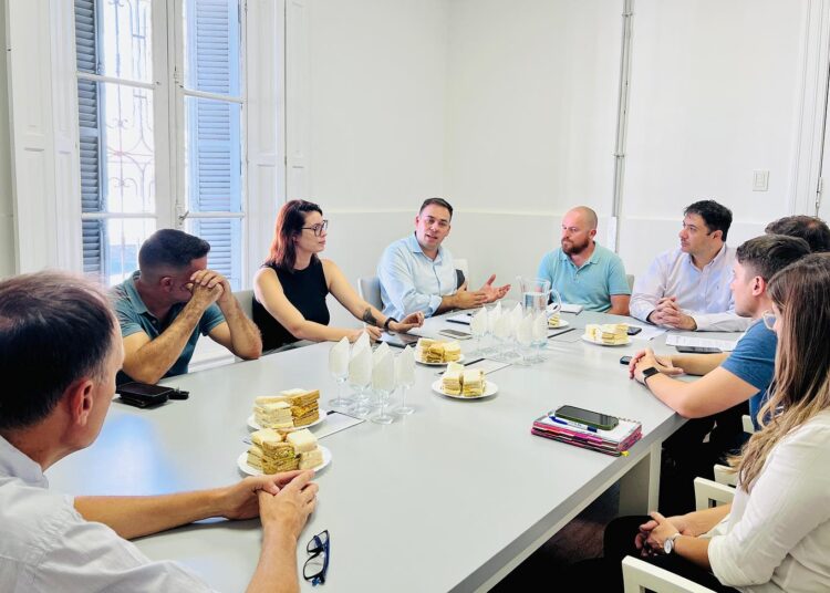 Chale recibió a autoridades provinciales para presentar el Programa Impulsa