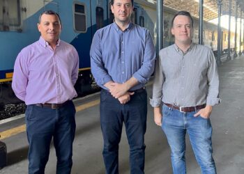 Chale junto a autoridades provinciales confirmaron la continuidad del tren Rosario-Cañada