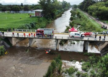Cañada de Gómez de luto: Apareció el cuerpo sin vida del niño que había caído al arroyo este sábado