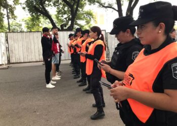 Tenían pedido de captura y los detuvieron cuando intentaban ingresar a partidos de fútbol