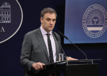 Adorni: “El éxito del superávit fiscal es fruto del descomunal esfuerzo que están haciendo todos los argentinos”