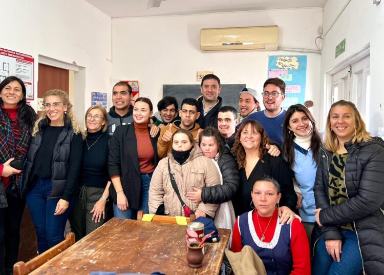 Chale recorrió el Centro de Día Integrar y el Centro Laboral San Roque