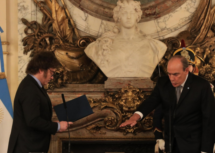 El Presidente Milei le tomó juramento al Jefe de Gabinete Guillermo Francos