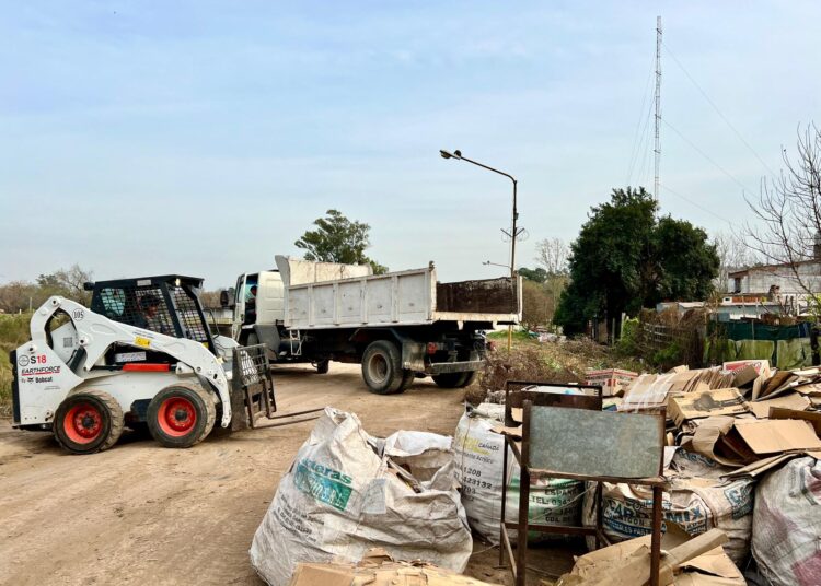 La municipalidad de Cañada de Gómez limpió y ordenó un depósito de chatarra