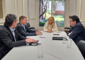 Se firmó un convenio con la Municipalidad de Las Parejas para promover la descentralización de la atención al público del MPA