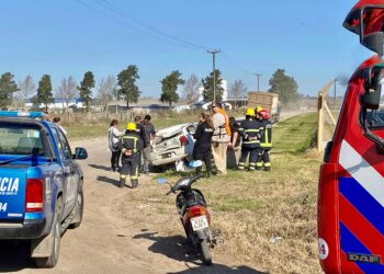 Accidente de tránsito entre un automóvil y un camión en el km 373 de Ruta 9