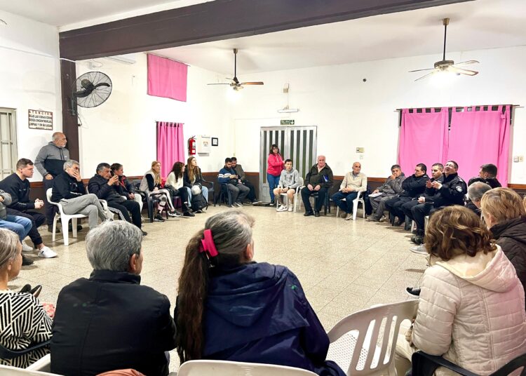 Reunión del municipio con vecinales por seguridad