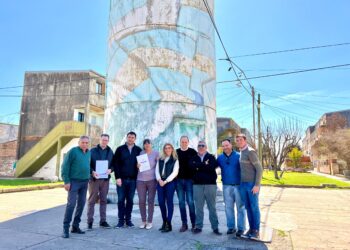 Chale firmó un convenio para la reparación del tanque de agua del barrio FONAVI