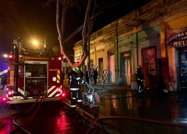 Cañada de Gómez: incendio en un local de compra y venta