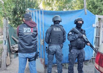 (VIDEO) Allanamientos con detenidos por un homicidio en Baigorria