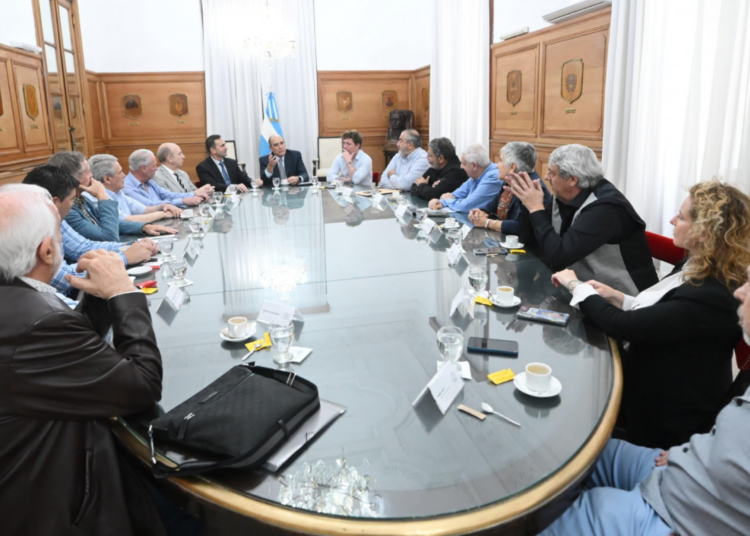 Guillermo Francos se reunió con miembros de la CGT