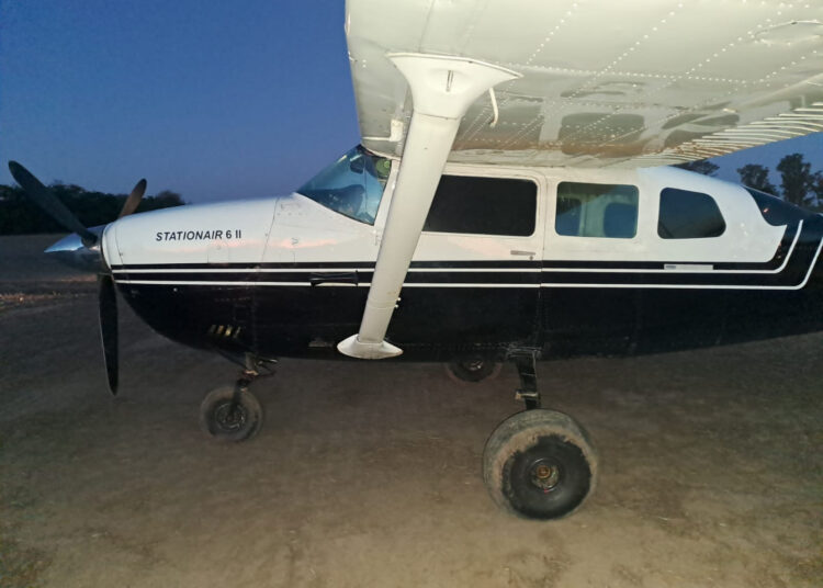 Las Fuerzas Armadas interceptaron una aeronave y la Gendarmería incautó casi 500 kilos de cocaína cerca de Rosario