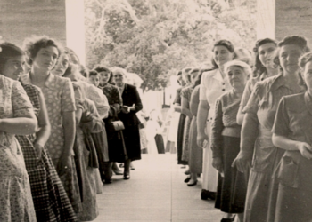 11 de noviembre – Las mujeres votan por primera vez en una elección nacional