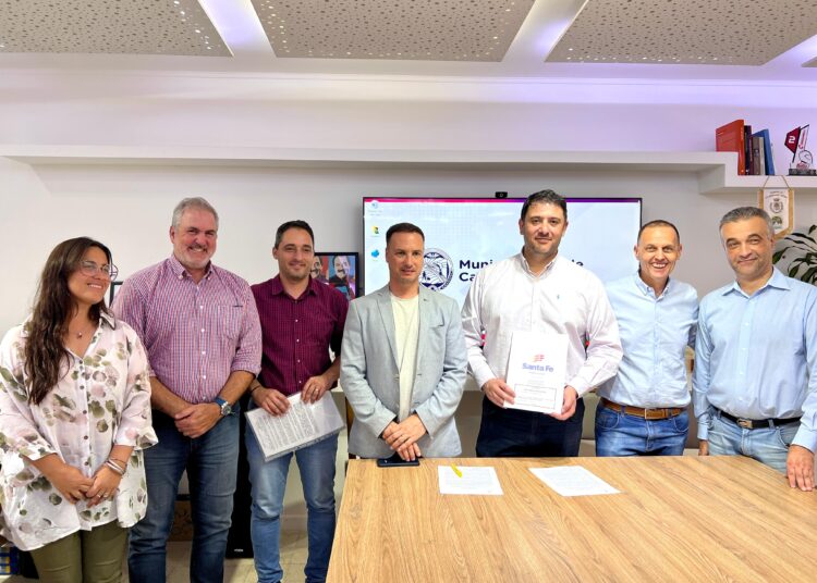 Chale recibió al ministro  Lisandro Enrico para firmar dos convenios para obras en la ciudad