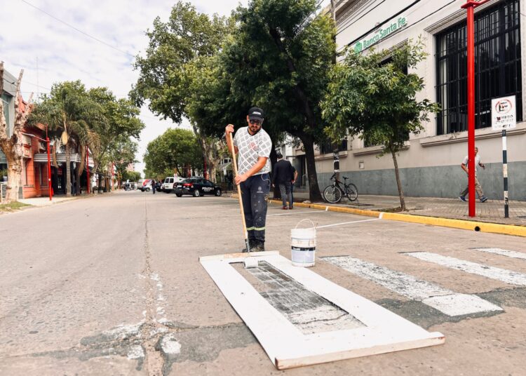 La municipalidad de Cañada de Gómez trabaja en la demarcación de sendas peatonales