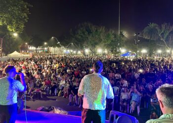 Miles de cañadenses colmaron la plaza San Martín en las dos noches de las colectividades 2024